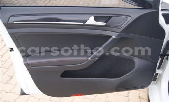 اشتري مستعمل Volkswagen Golf White سيارة في Hlotse في Leribe اشتري مستعمل Volkswagen Golf White سيارة في Hlotse في Leribe