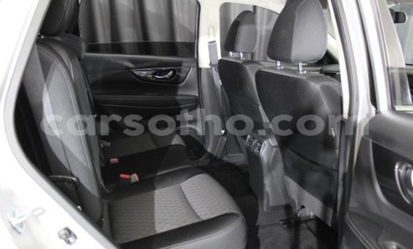 Sayi Na hannu Nissan X–Trail Silver Mota in Maseru a Maseru Sayi Na hannu Nissan X–Trail Silver Mota in Maseru a Maseru