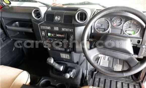 Acheter Occasion Voiture Land Rover Defender Rouge à Butha Buthe, Butha-Buthe Acheter Occasion Voiture Land Rover Defender Rouge à Butha Buthe, Butha-Buthe