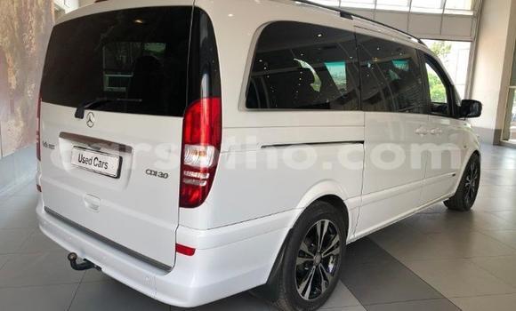 Sayi Na hannu Mercedes-Benz Viano White Mota in Maseru a Maseru Sayi Na hannu Mercedes-Benz Viano White Mota in Maseru a Maseru
