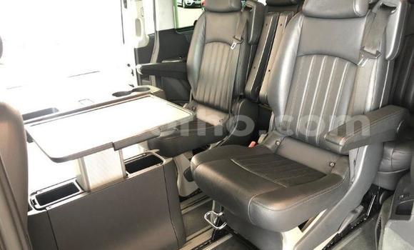 Sayi Na hannu Mercedes-Benz Viano White Mota in Maseru a Maseru Sayi Na hannu Mercedes-Benz Viano White Mota in Maseru a Maseru