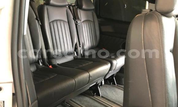 Sayi Na hannu Mercedes-Benz Viano White Mota in Maseru a Maseru Sayi Na hannu Mercedes-Benz Viano White Mota in Maseru a Maseru