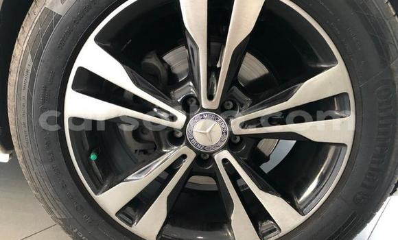 Sayi Na hannu Mercedes-Benz Viano White Mota in Maseru a Maseru Sayi Na hannu Mercedes-Benz Viano White Mota in Maseru a Maseru