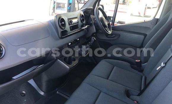 Acheter Occasion Voiture Mercedes-Benz Esprit Blanc à Maseru, Maseru Acheter Occasion Voiture Mercedes-Benz Esprit Blanc à Maseru, Maseru