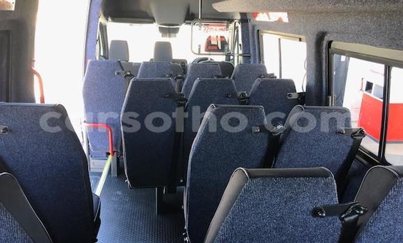 Acheter Occasion Voiture Mercedes-Benz Esprit Blanc à Maseru, Maseru Acheter Occasion Voiture Mercedes-Benz Esprit Blanc à Maseru, Maseru