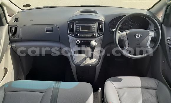 Acheter Occasion Voiture Hyundai H1 Blanc à Maseru, Maseru Acheter Occasion Voiture Hyundai H1 Blanc à Maseru, Maseru