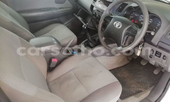Buy Used Toyota Hilux White Car in Maseru in Maseru Buy Used Toyota Hilux White Car in Maseru in Maseru