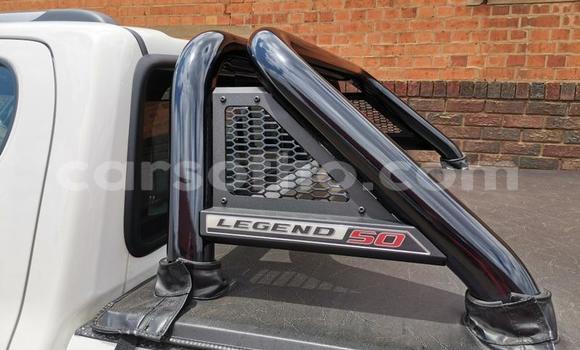 Acheter Occasion Voiture Toyota Hilux Blanc à Maseru, Maseru Acheter Occasion Voiture Toyota Hilux Blanc à Maseru, Maseru