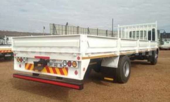 Sayi Na hannu Hindustan Ambassador White Mota in Maseru a Maseru Sayi Na hannu Hindustan Ambassador White Mota in Maseru a Maseru