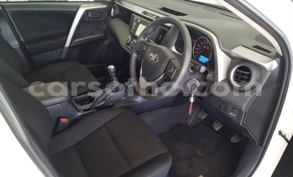Acheter Occasion Voiture Toyota RAV4 Blanc à Maseru, Maseru Acheter Occasion Voiture Toyota RAV4 Blanc à Maseru, Maseru