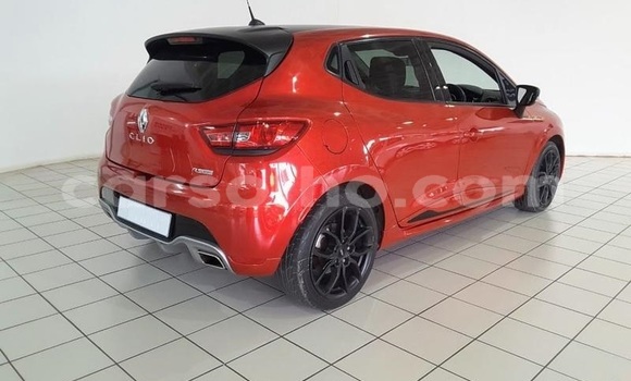 Sayi Na hannu Renault Clio RS Red Mota in Maseru a Maseru Sayi Na hannu Renault Clio RS Red Mota in Maseru a Maseru