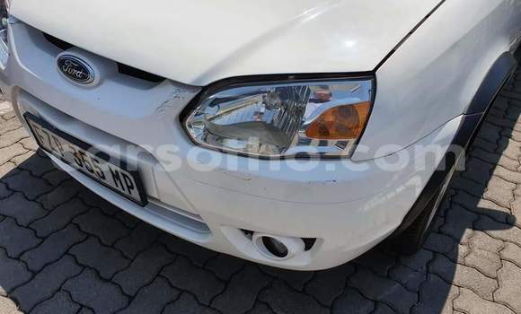 Sayi Na hannu Ford B-MAX White Mota in Maputsoa a Leribe Sayi Na hannu Ford B-MAX White Mota in Maputsoa a Leribe