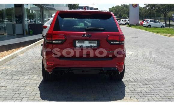 Sayi Na hannu Jeep Grand Cherokee Red Mota in Thaba–Tseka a Mafeteng Sayi Na hannu Jeep Grand Cherokee Red Mota in Thaba–Tseka a Mafeteng