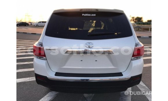 Buy Import Toyota Highlander White Car in Import - Dubai in Maseru Buy Import Toyota Highlander White Car in Import - Dubai in Maseru