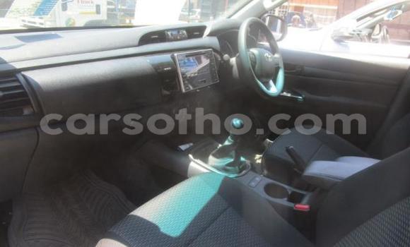 اشتري مستعمل Toyota Hilux White سيارة في Roma في Maseru اشتري مستعمل Toyota Hilux White سيارة في Roma في Maseru