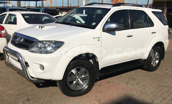 اشتري مستعمل Toyota Fortuner White سيارة في Maseru في Maseru اشتري مستعمل Toyota Fortuner White سيارة في Maseru في Maseru