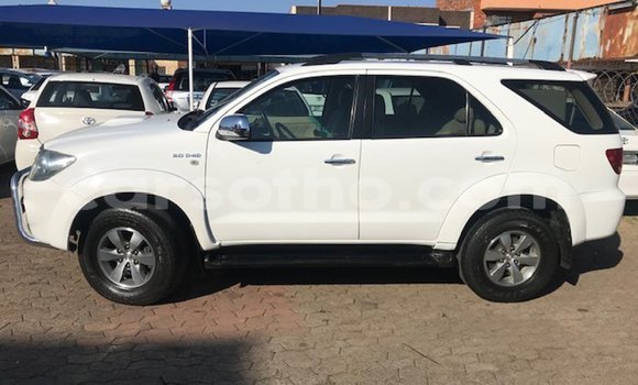 اشتري مستعمل Toyota Fortuner White سيارة في Maseru في Maseru اشتري مستعمل Toyota Fortuner White سيارة في Maseru في Maseru