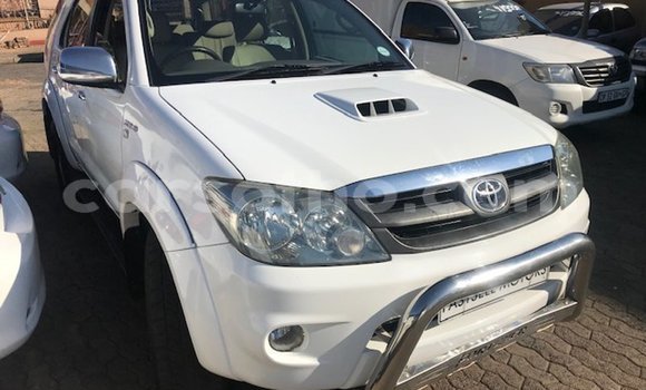 اشتري مستعمل Toyota Fortuner White سيارة في Maseru في Maseru اشتري مستعمل Toyota Fortuner White سيارة في Maseru في Maseru