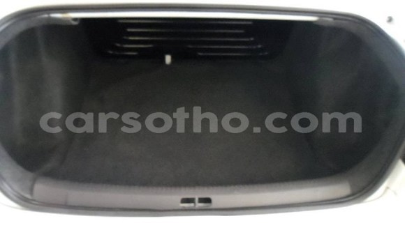 Sayi Na hannu Volkswagen Polo White Mota in Maseru a Maseru Sayi Na hannu Volkswagen Polo White Mota in Maseru a Maseru