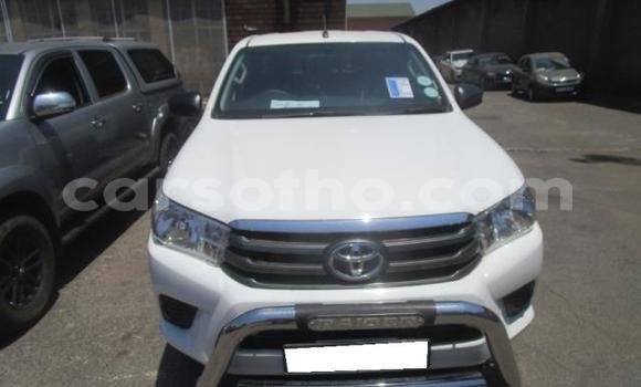 اشتري مستعمل Toyota Hilux White سيارة في Roma في Maseru اشتري مستعمل Toyota Hilux White سيارة في Roma في Maseru