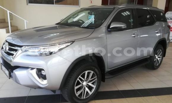 Buy Used Toyota Fortuner Red Car in Maputsoe in Leribe Buy Used Toyota Fortuner Red Car in Maputsoe in Leribe