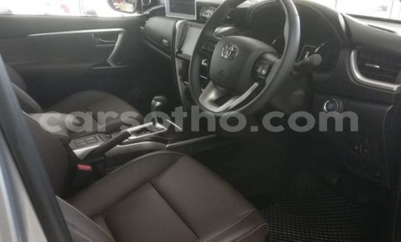 Buy Used Toyota Fortuner Red Car in Maputsoe in Leribe Buy Used Toyota Fortuner Red Car in Maputsoe in Leribe