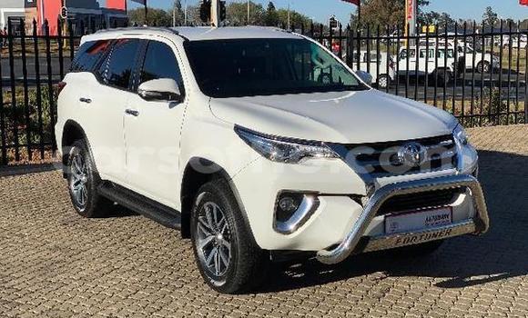 Buy Used Toyota Fortuner Green Car in Maputsoa in Leribe Buy Used Toyota Fortuner Green Car in Maputsoa in Leribe