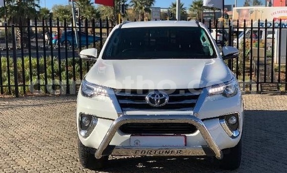 Buy Used Toyota Fortuner Green Car in Maputsoa in Leribe Buy Used Toyota Fortuner Green Car in Maputsoa in Leribe