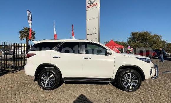 Buy Used Toyota Fortuner Green Car in Maputsoa in Leribe Buy Used Toyota Fortuner Green Car in Maputsoa in Leribe