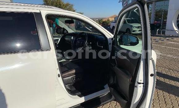 Buy Used Toyota Fortuner Green Car in Maputsoa in Leribe Buy Used Toyota Fortuner Green Car in Maputsoa in Leribe