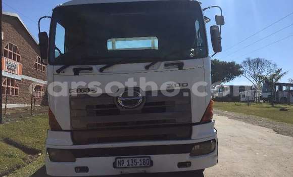 Buy Used Hino 300 Series Green Truck in Maputsoe in Leribe Buy Used Hino 300 Series Green Truck in Maputsoe in Leribe