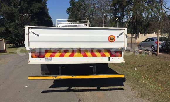 Buy Used Hino 300 Series Green Truck in Maputsoe in Leribe Buy Used Hino 300 Series Green Truck in Maputsoe in Leribe