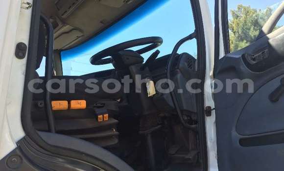 Buy Used Hino 300 Series Green Truck in Maputsoe in Leribe Buy Used Hino 300 Series Green Truck in Maputsoe in Leribe
