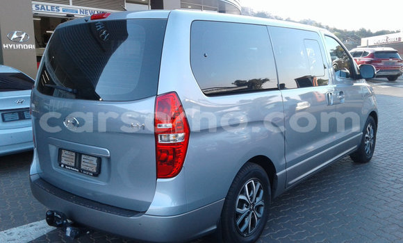 Buy Used Hyundai H1 Silver Car in Mafeteng in Mafeteng Buy Used Hyundai H1 Silver Car in Mafeteng in Mafeteng