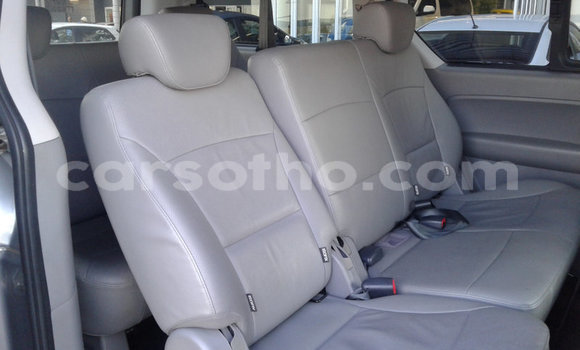 Buy Used Hyundai H1 Silver Car in Mafeteng in Mafeteng Buy Used Hyundai H1 Silver Car in Mafeteng in Mafeteng