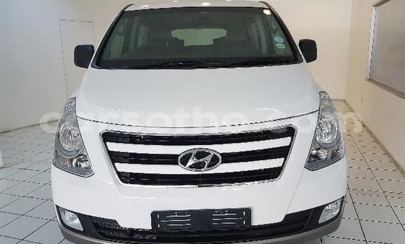 Acheter Occasion Voiture Hyundai H1 Blanc à Maseru, Maseru Acheter Occasion Voiture Hyundai H1 Blanc à Maseru, Maseru