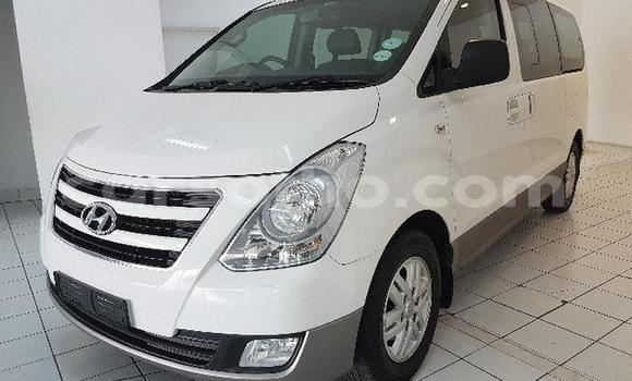 Acheter Occasion Voiture Hyundai H1 Blanc à Maseru, Maseru Acheter Occasion Voiture Hyundai H1 Blanc à Maseru, Maseru