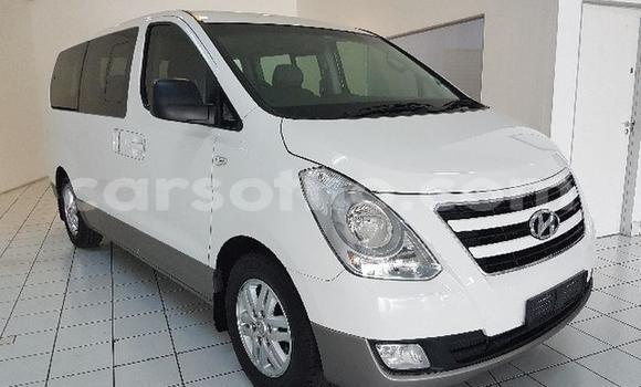 Acheter Occasion Voiture Hyundai H1 Blanc à Maseru, Maseru Acheter Occasion Voiture Hyundai H1 Blanc à Maseru, Maseru