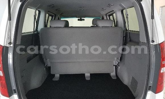 Acheter Occasion Voiture Hyundai H1 Blanc à Maseru, Maseru Acheter Occasion Voiture Hyundai H1 Blanc à Maseru, Maseru