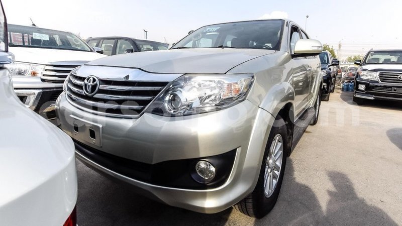 Big with watermark toyota fortuner maseru import dubai 14254