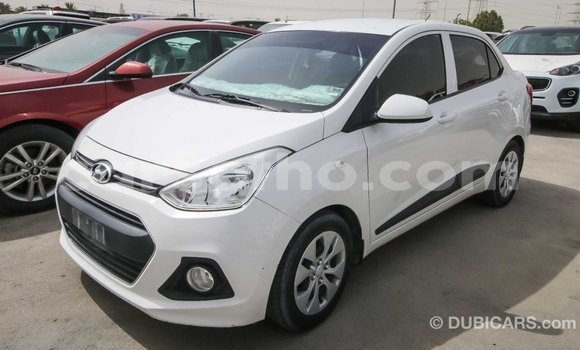 Sayi Imported Hyundai i10 White Mota in Import - Dubai a Maseru Sayi Imported Hyundai i10 White Mota in Import - Dubai a Maseru