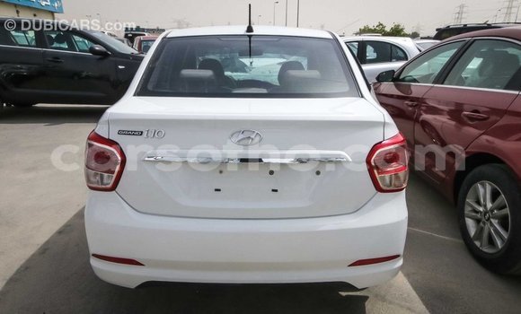 Sayi Imported Hyundai i10 White Mota in Import - Dubai a Maseru Sayi Imported Hyundai i10 White Mota in Import - Dubai a Maseru