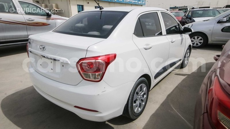 Big with watermark hyundai i10 maseru import dubai 14260