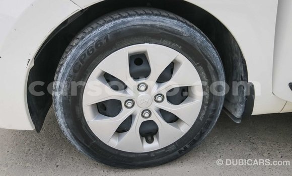 Sayi Imported Hyundai i10 White Mota in Import - Dubai a Maseru Sayi Imported Hyundai i10 White Mota in Import - Dubai a Maseru