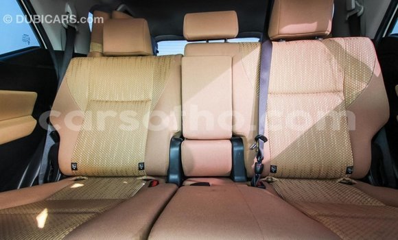 Acheter Import Voiture Toyota Fortuner Blanc à Import - Dubai, Maseru Acheter Import Voiture Toyota Fortuner Blanc à Import - Dubai, Maseru