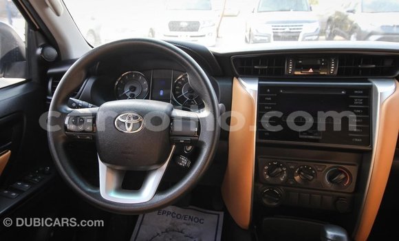 Acheter Import Voiture Toyota Fortuner Blanc à Import - Dubai, Maseru Acheter Import Voiture Toyota Fortuner Blanc à Import - Dubai, Maseru