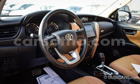 Acheter Import Voiture Toyota Fortuner Blanc à Import - Dubai, Maseru Acheter Import Voiture Toyota Fortuner Blanc à Import - Dubai, Maseru