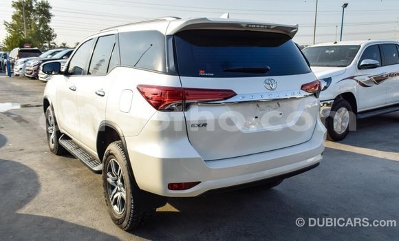 Acheter Import Voiture Toyota Fortuner Blanc à Import - Dubai, Maseru Acheter Import Voiture Toyota Fortuner Blanc à Import - Dubai, Maseru