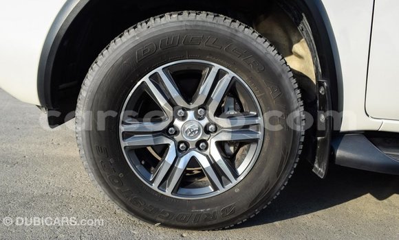 Acheter Import Voiture Toyota Fortuner Blanc à Import - Dubai, Maseru Acheter Import Voiture Toyota Fortuner Blanc à Import - Dubai, Maseru