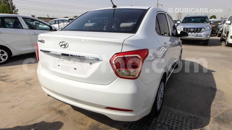 Big with watermark hyundai i10 maseru import dubai 14275